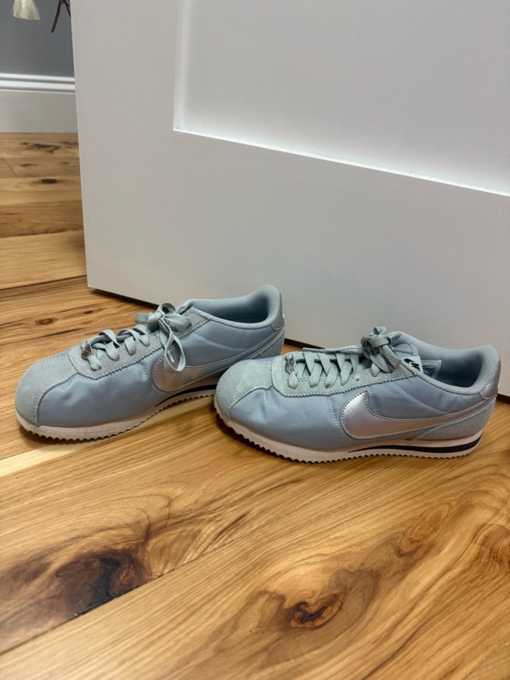 Nike Women's Classic Cortez Athletic Shoes in Light Gray